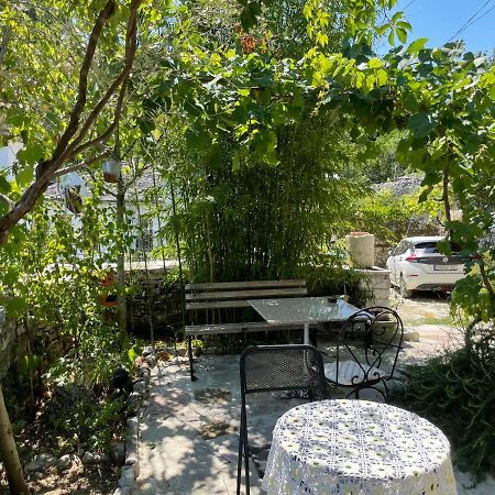 Konaku Guest House Gjirokaster Bagian luar foto