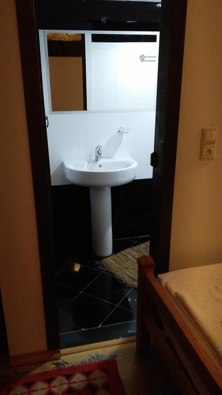 Konaku Guest House Gjirokaster Ruang foto
