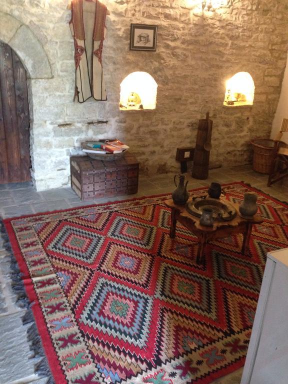 Konaku Guest House Gjirokaster Bagian luar foto