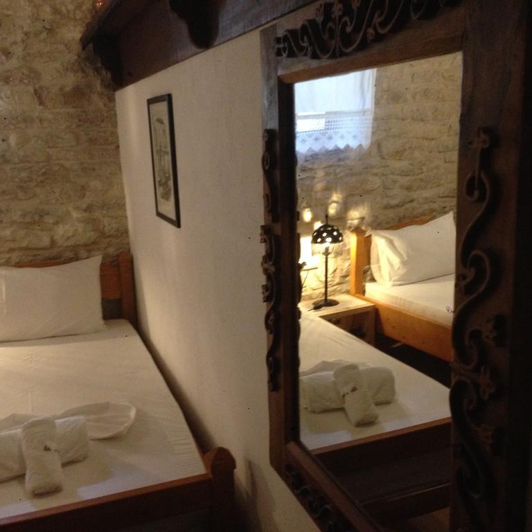 Konaku Guest House Gjirokaster Bagian luar foto