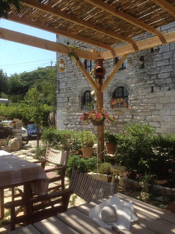 Konaku Guest House Gjirokaster Bagian luar foto