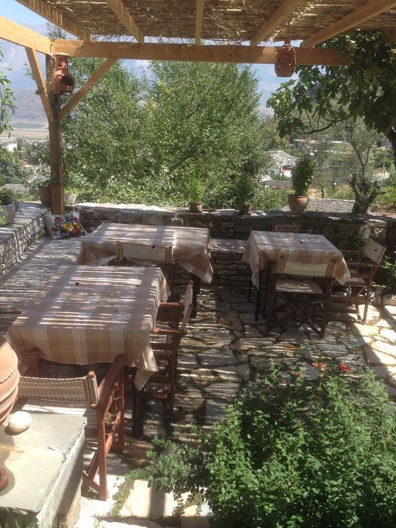 Konaku Guest House Gjirokaster Bagian luar foto