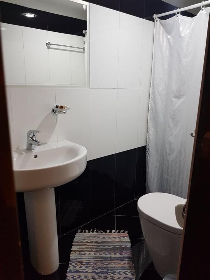 Konaku Guest House Gjirokaster Bagian luar foto
