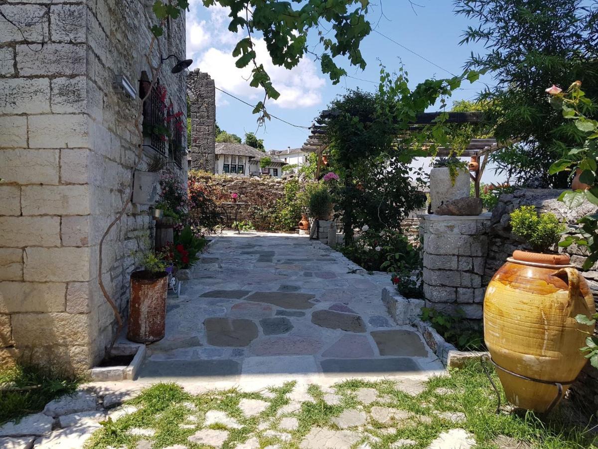 Konaku Guest House Gjirokaster Bagian luar foto