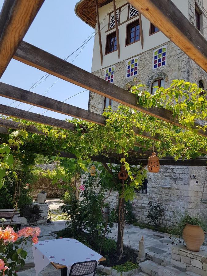Konaku Guest House Gjirokaster Bagian luar foto